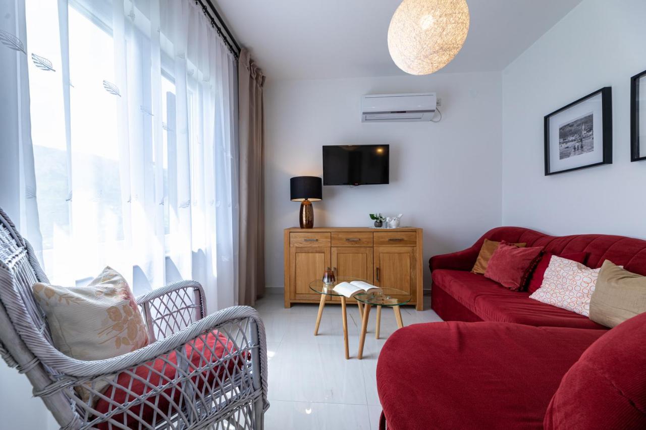 Apartments Maja And Sanja Башка Экстерьер фото