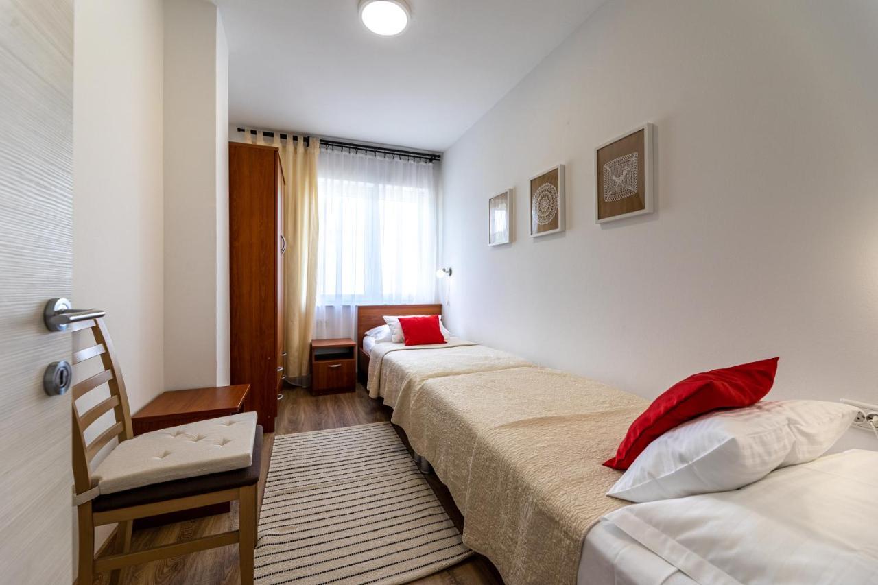 Apartments Maja And Sanja Башка Экстерьер фото