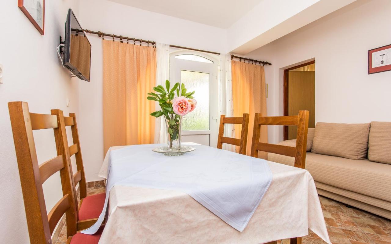 Apartments Maja And Sanja Башка Экстерьер фото