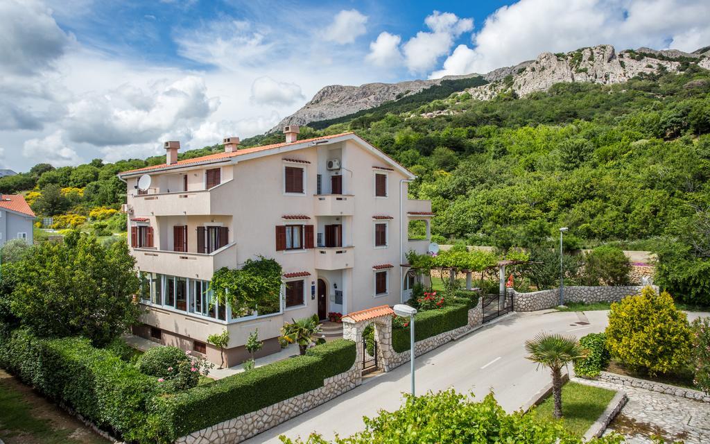 Apartments Maja And Sanja Башка Экстерьер фото