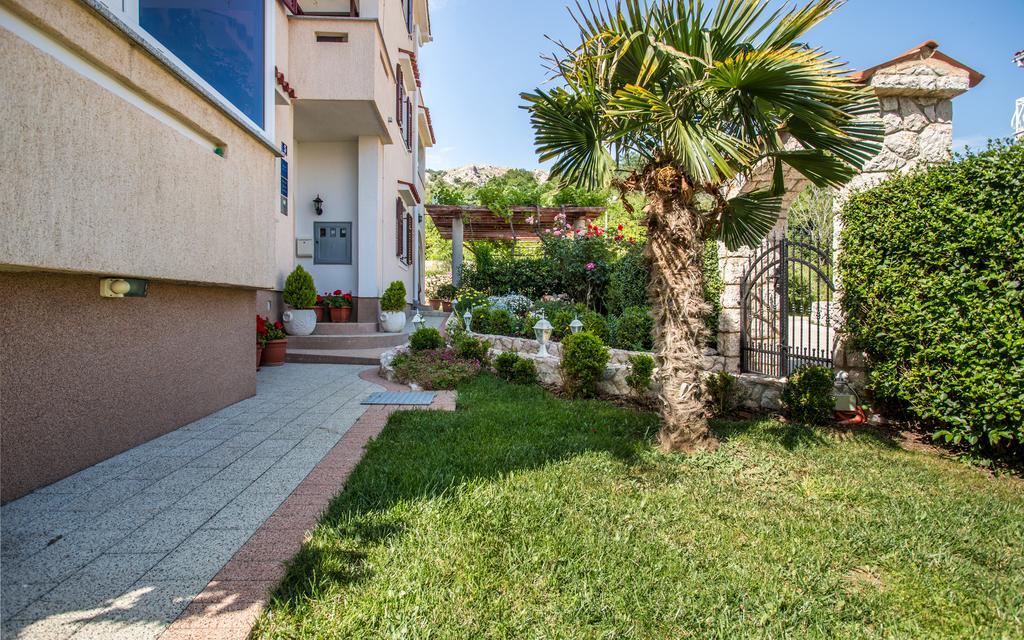 Apartments Maja And Sanja Башка Экстерьер фото